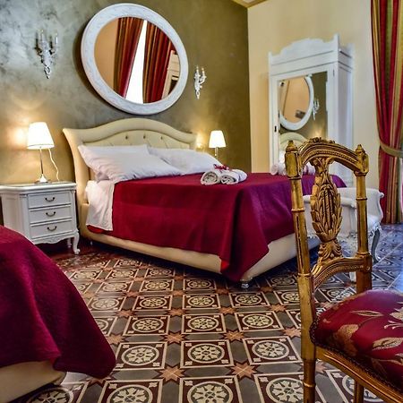 カターニア Palazzo Degli Affreschi Bed & Breakfast エクステリア 写真