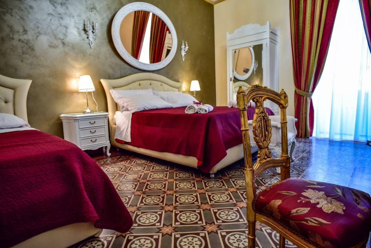 カターニア Palazzo Degli Affreschi Bed & Breakfast エクステリア 写真