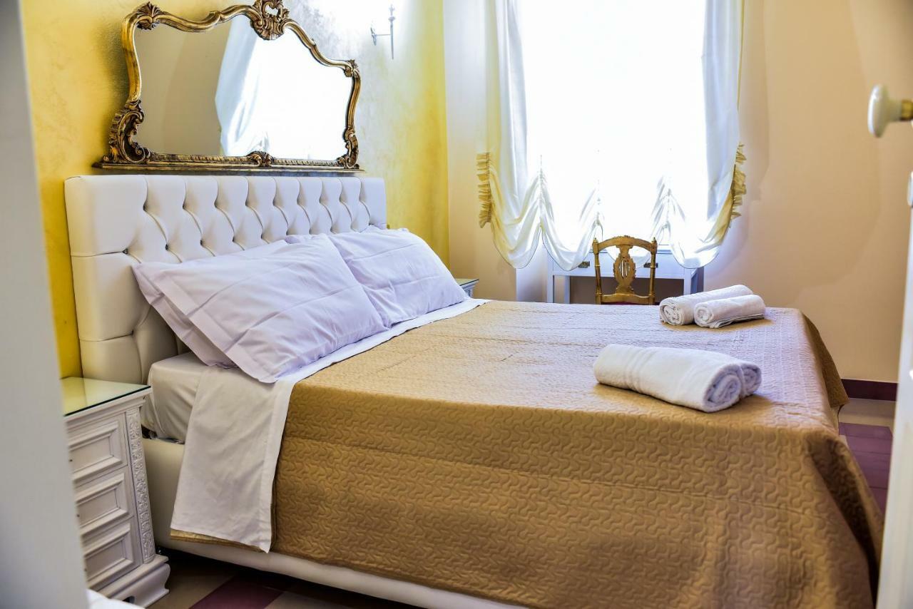 カターニア Palazzo Degli Affreschi Bed & Breakfast エクステリア 写真