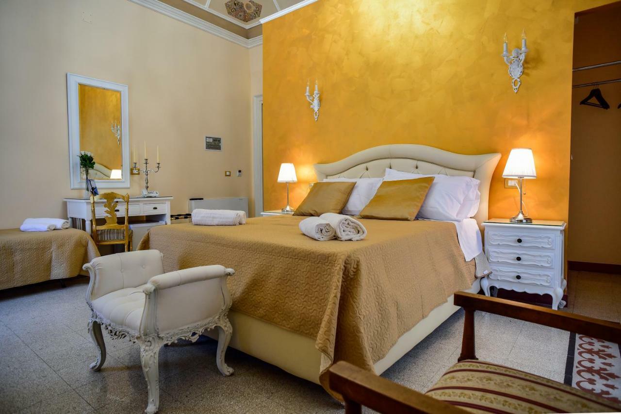 カターニア Palazzo Degli Affreschi Bed & Breakfast エクステリア 写真